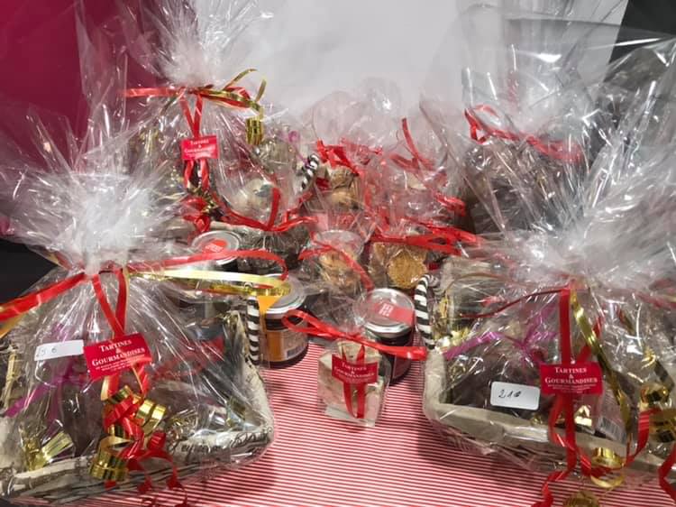 Chalet de coffrets gourmands sur le marché de noël de Boulogne-Billancourt