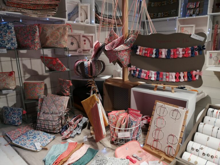 bijoux et accessoires au marche de noel de boulogne-billancourt